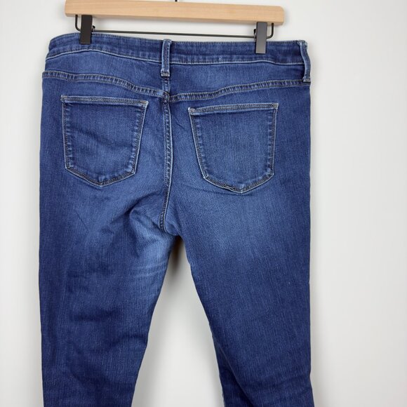 Women's Mid-Rise Skinny - Universal Thread™ Medium Wash Size 10 - Picture 7 of 7